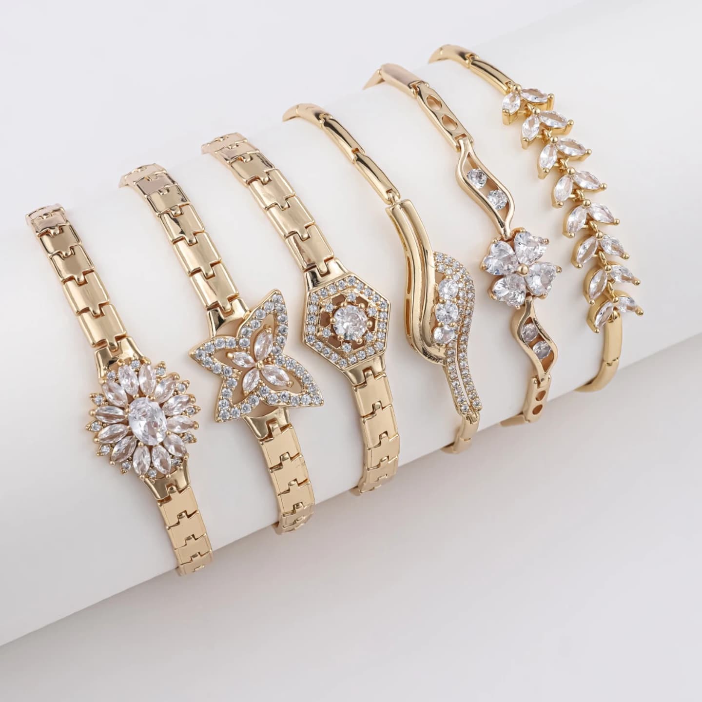 Luxury Gold-Plated Crystal Bangle Set – Elegant 6-Piece Collection